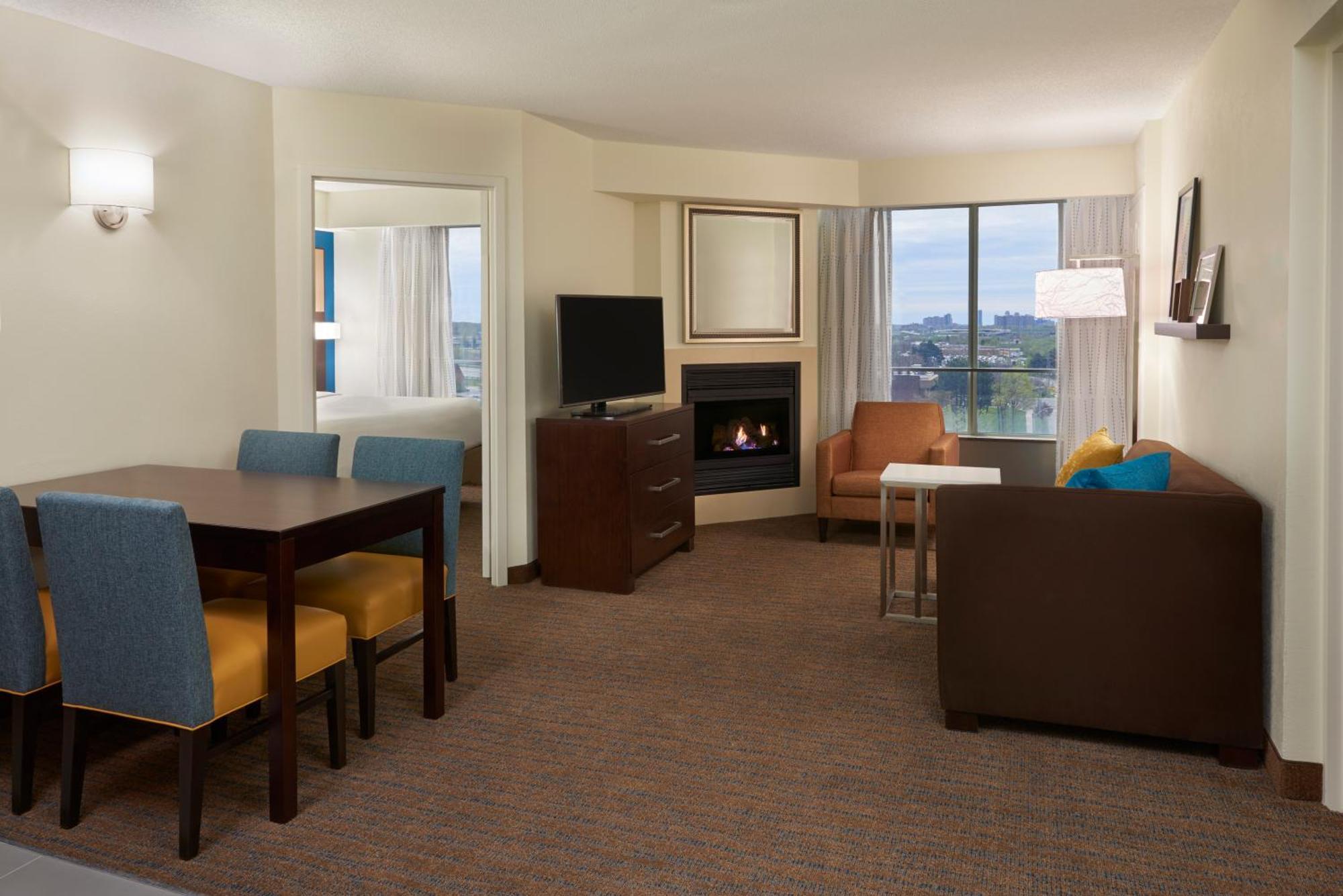 By Marriott Muskoka Wharf Hotel 3*