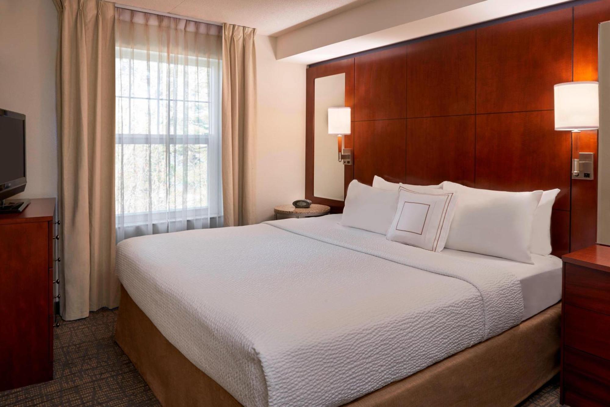 By Marriott Muskoka Wharf