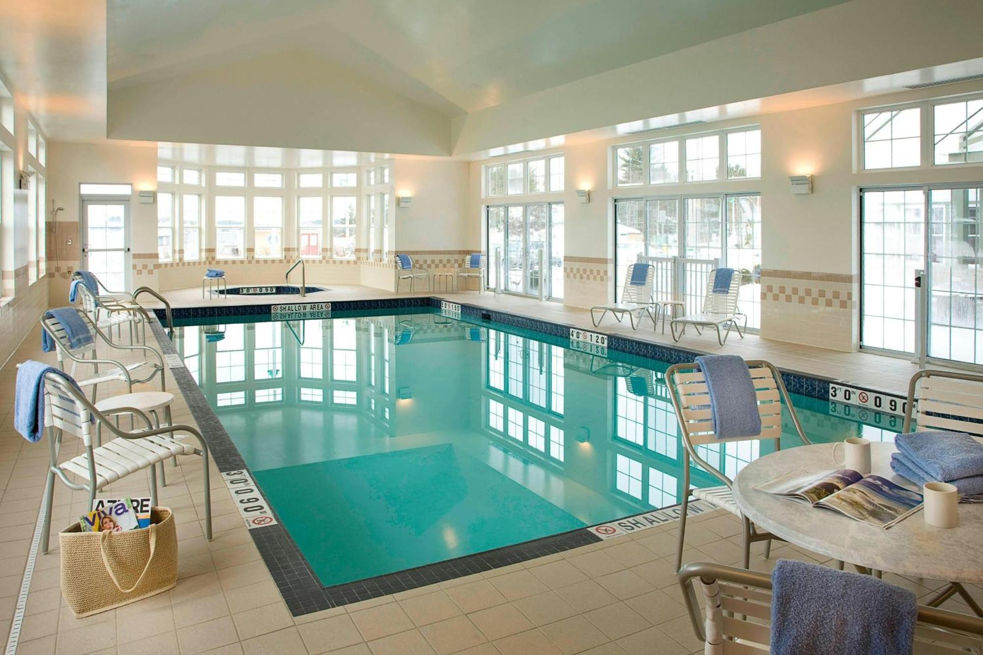 By Marriott Muskoka Wharf Gravenhurst