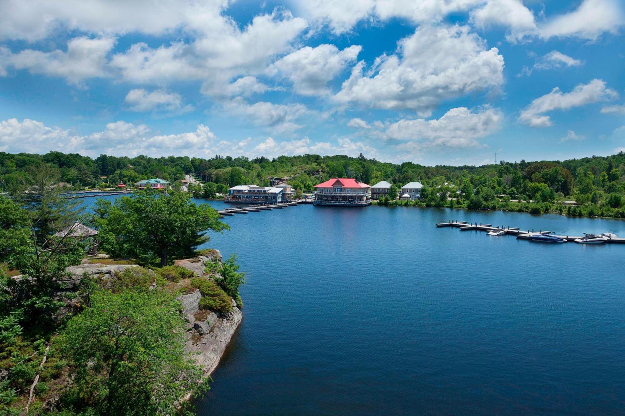 Hotel By Marriott Muskoka Wharf 3*