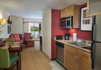 By Marriott Muskoka Wharf 3* Gravenhurst