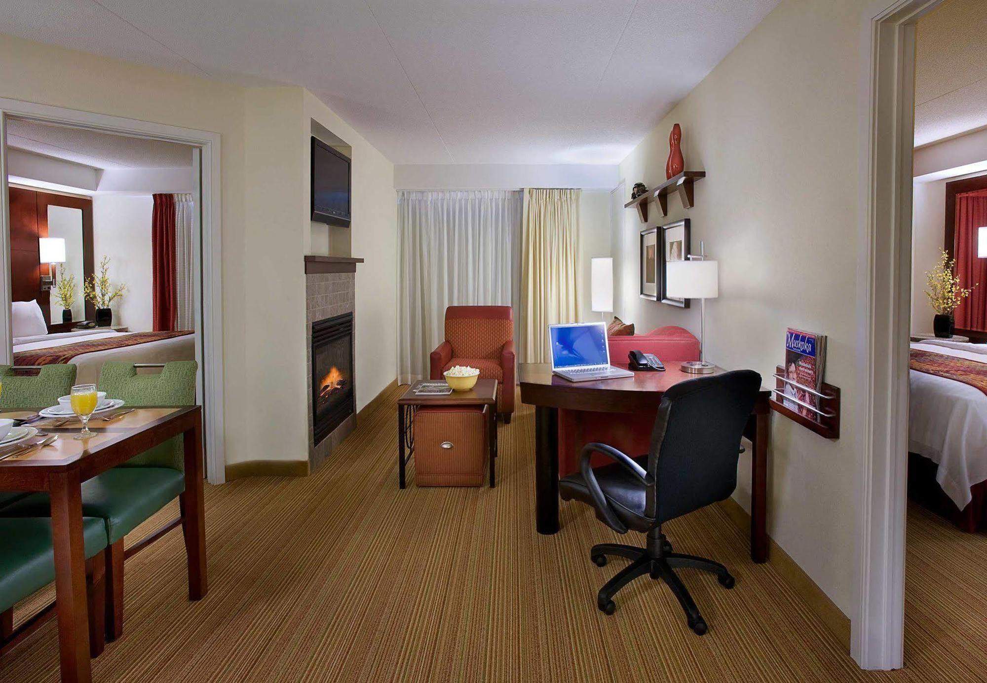 By Marriott Muskoka Wharf